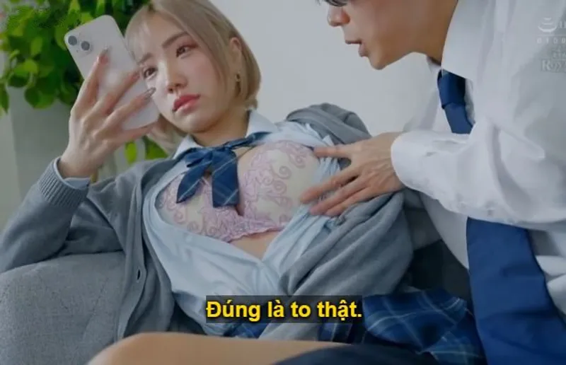 Cô nữ sinh băng giá, miễn có tiền là anh muốn hành hạ em kiểu gì cũng được.