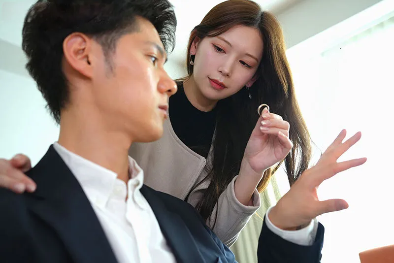 Cô vợ đi đi chơi, gã chồng ở nhà bị nhỏ em vợ yêu gạ phang không trượt phát nào