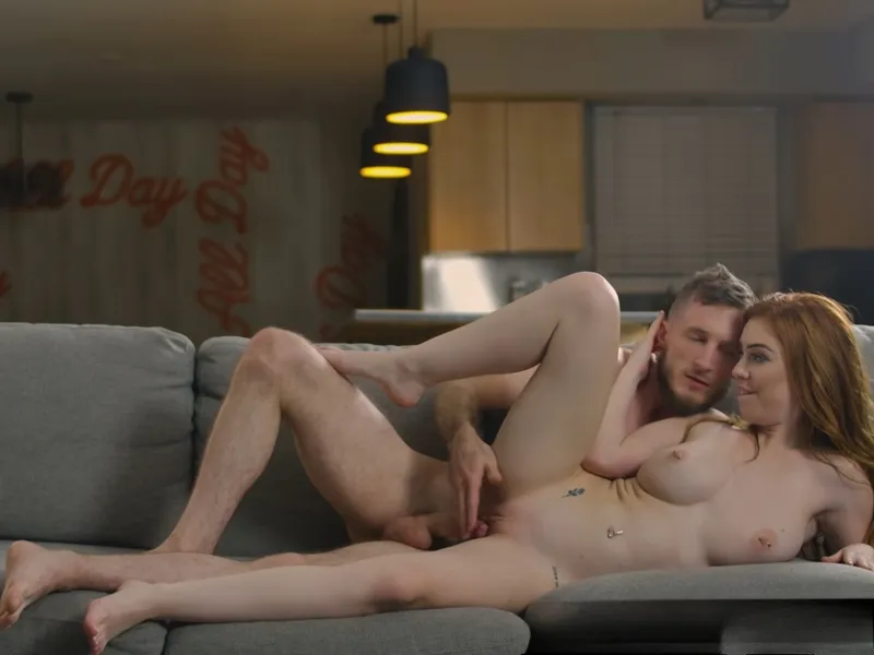 đang tăng ca mà em ghệ cứ dùng bím dụ tôi doggy cùng em